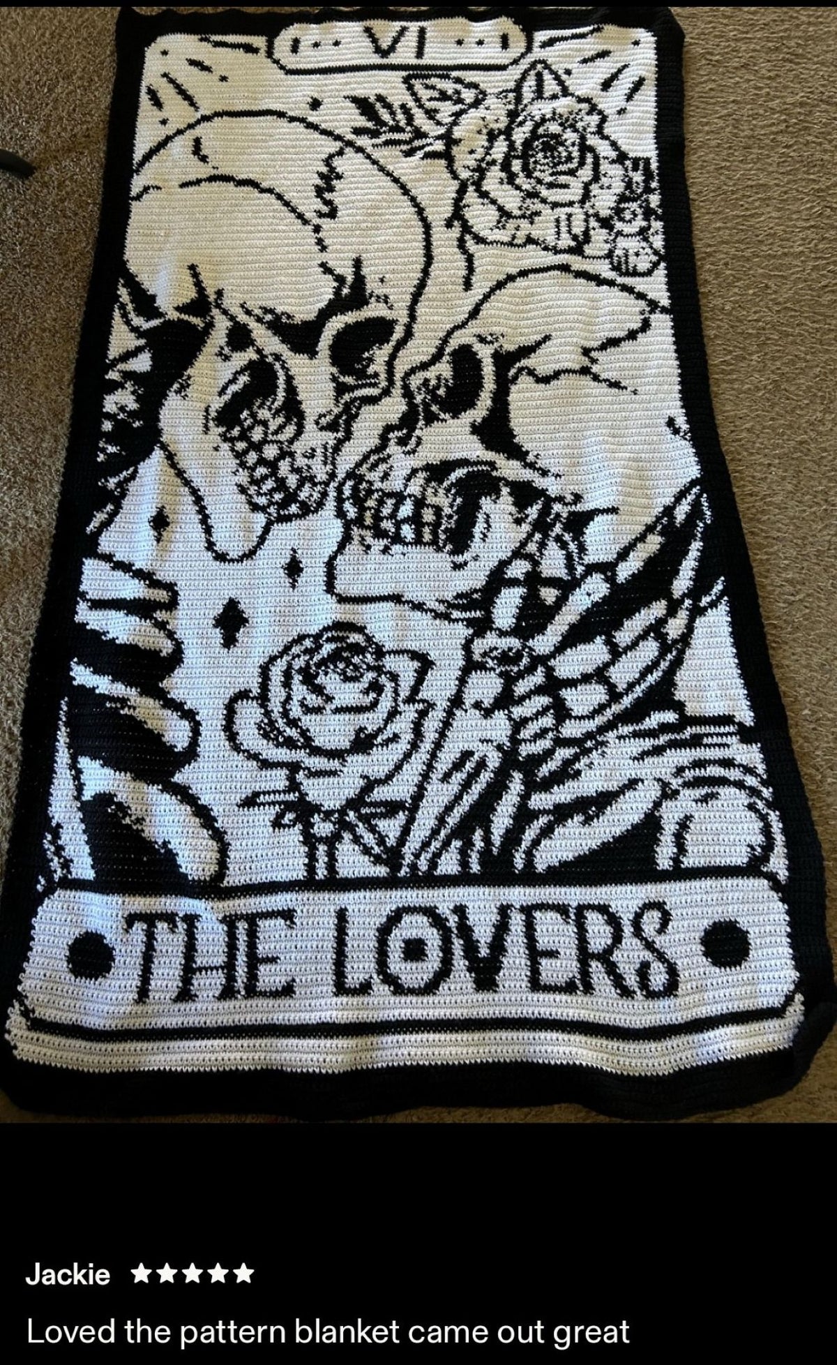 Create a dramatic gothic crochet blanket inspired by The Lovers tarot card, featuring two skulls, roses and bold two-color linework. This SC graphgan is a striking choice for Halloween decor, gothic weddings, Valentine’s Day gifts, anniversary makes and anyone who loves witchy or tarot-inspired crochet.